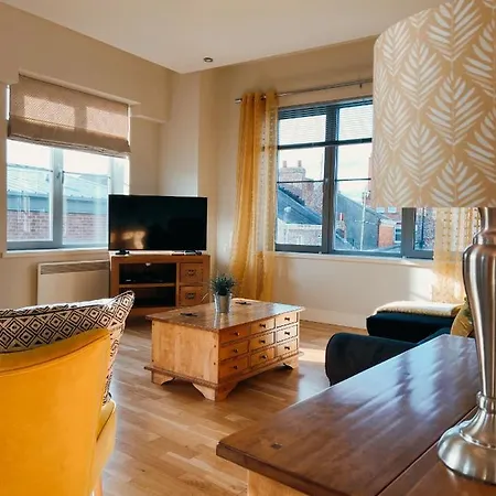 11 Popeshead Court * York