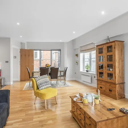 Eleven Popeshead - 2 Bed, 2 Bath Apartman