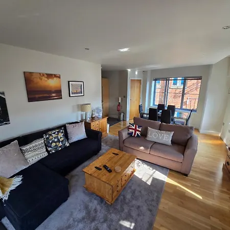 Eleven Popeshead - 2 Bed, 2 Bath 아파트