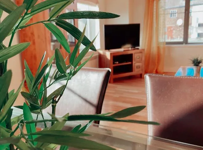 Apartment 11 Popeshead Court