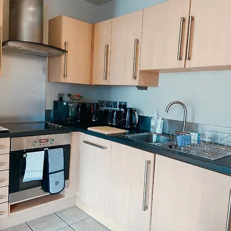 2 Bed 2 Bath Centralapartment Free Parking Nearby