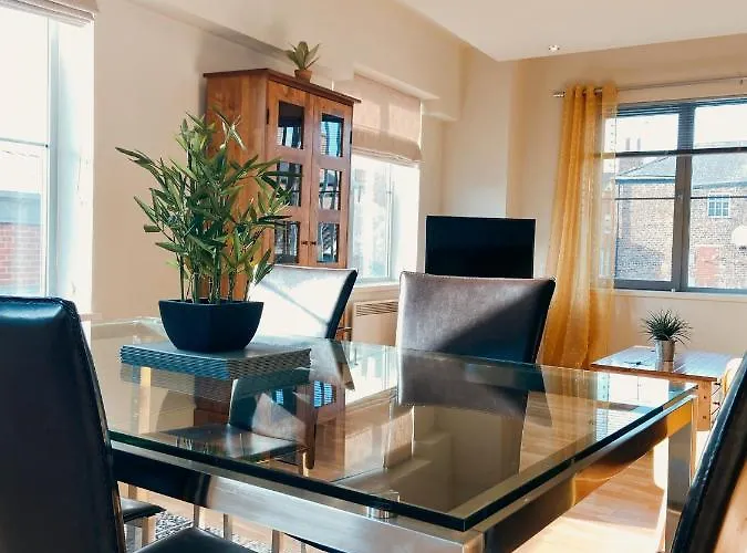 2 Bed 2 Bath Centralapartment Free Parking Nearby