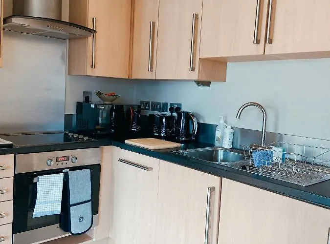 2 Bed 2 Bath Centralapartment Free Parking Nearby